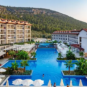 Отель Ramada By Wyndham Akbuk ****